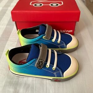 See Kai Run sneakers sz 9 NIB